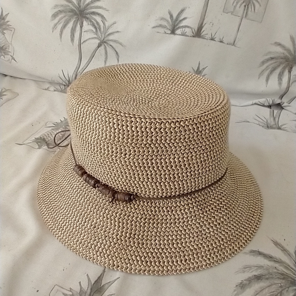 Elegant Tan Woven Bucket/ Brim Hat NWOT - Picture 12 of 16